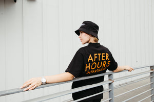 PLAIN JANE TEE BLACK/ORANGE
